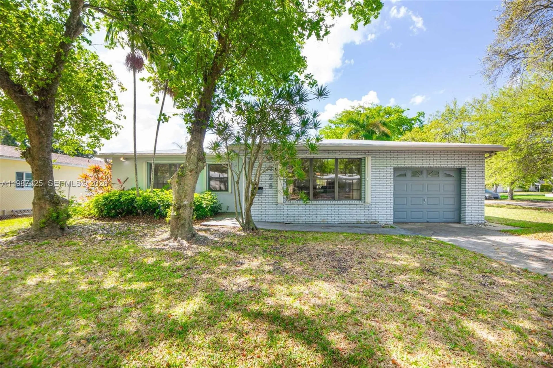 5726 Madison Street Hollywood FL 33023