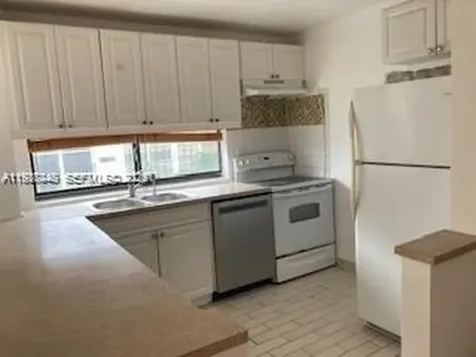 17021 N Bay Road Sunny Isles Beach FL 33160