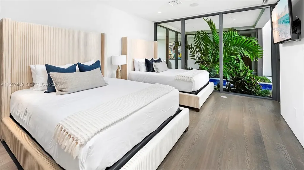 440 Mola Avenue Fort Lauderdale FL 33301