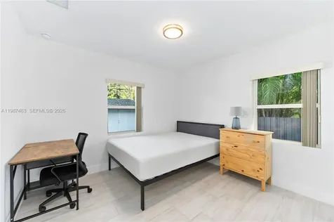 5731 SW 62nd Terrace Miami FL 33143