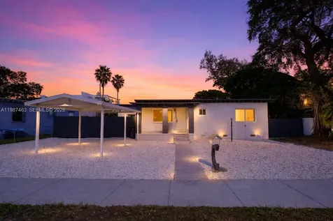 5731 SW 62nd Terrace Miami FL 33143
