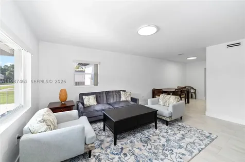 5731 SW 62nd Terrace Miami FL 33143