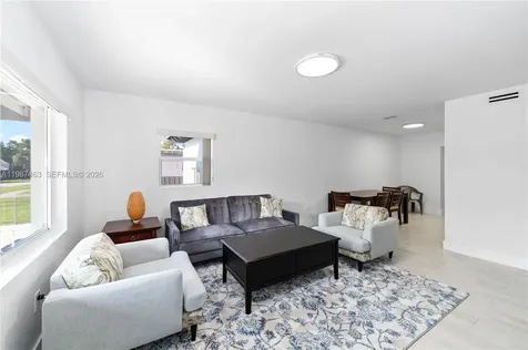 5731 SW 62nd Terrace Miami FL 33143