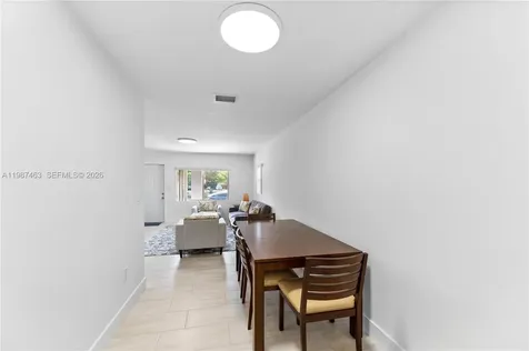 5731 SW 62nd Terrace Miami FL 33143
