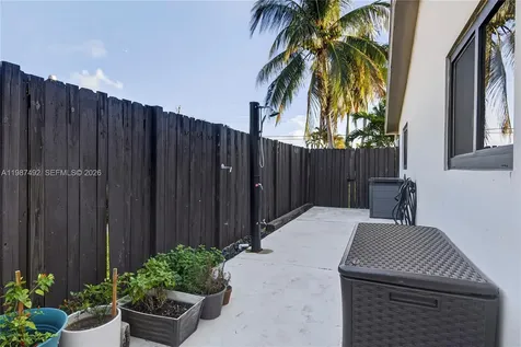 371 SE 3rd Street Pompano Beach FL 33060