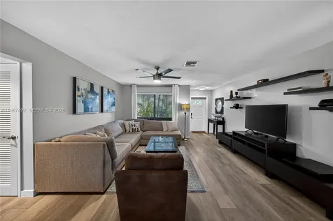371 SE 3rd Street Pompano Beach FL 33060