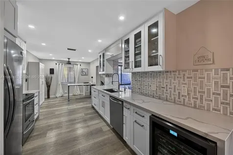 371 SE 3rd Street Pompano Beach FL 33060