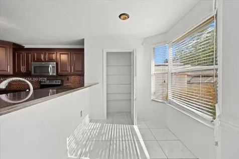 1041 NW 189th Avenue Pembroke Pines FL 33029
