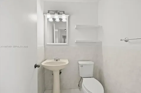 1041 NW 189th Avenue Pembroke Pines FL 33029