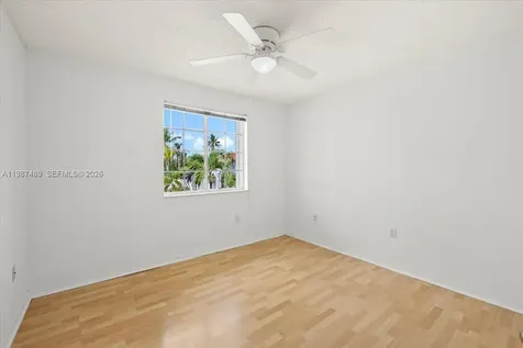 1041 NW 189th Avenue Pembroke Pines FL 33029