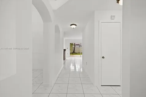 1041 NW 189th Avenue Pembroke Pines FL 33029