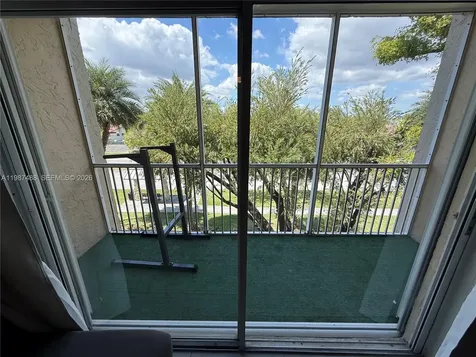 21133 SW 85th Avenue Cutler Bay FL 33189
