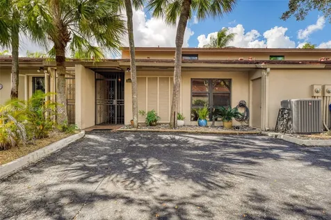 8352 Dundee Terrace Miami Lakes FL 33016