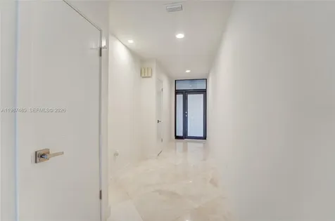 8352 Dundee Terrace Miami Lakes FL 33016