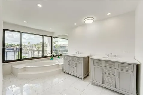 8352 Dundee Terrace Miami Lakes FL 33016