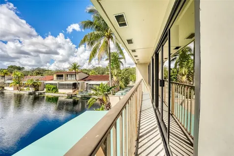 8352 Dundee Terrace Miami Lakes FL 33016