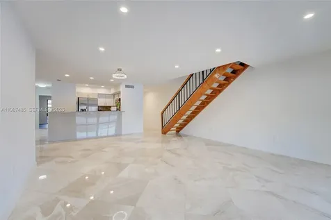 8352 Dundee Terrace Miami Lakes FL 33016