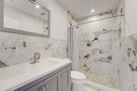 8352 Dundee Terrace Miami Lakes FL 33016