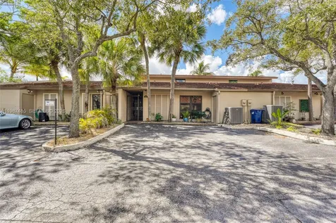 8352 Dundee Terrace Miami Lakes FL 33016