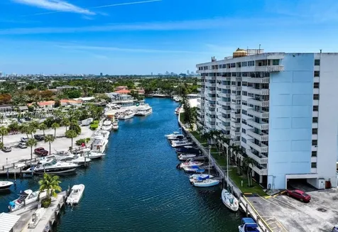 13155 Ixora Court North Miami FL 33181