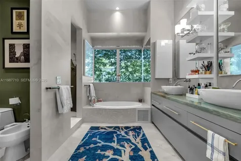 140 Hampton Lane Key Biscayne FL 33149