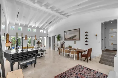 140 Hampton Lane Key Biscayne FL 33149
