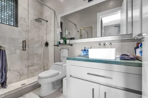 140 Hampton Lane Key Biscayne FL 33149