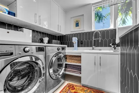 140 Hampton Lane Key Biscayne FL 33149