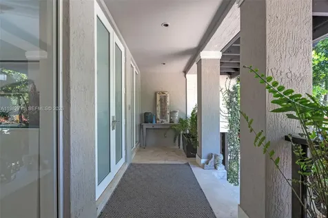 140 Hampton Lane Key Biscayne FL 33149