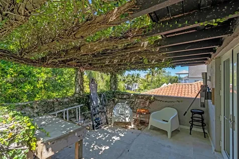 140 Hampton Lane Key Biscayne FL 33149
