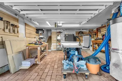 140 Hampton Lane Key Biscayne FL 33149