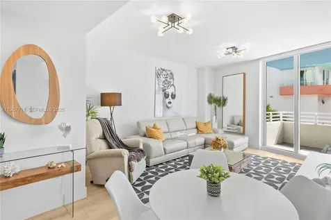 225 Collins Avenue Miami Beach FL 33139