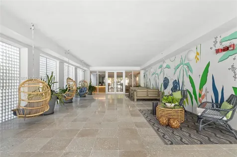 225 Collins Avenue Miami Beach FL 33139