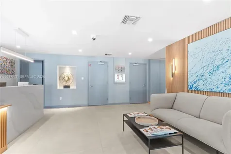 225 Collins Avenue Miami Beach FL 33139