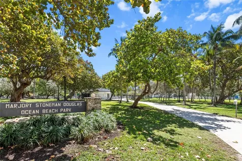 225 Collins Avenue Miami Beach FL 33139