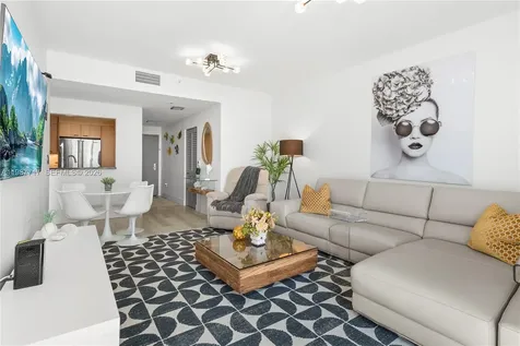 225 Collins Avenue Miami Beach FL 33139