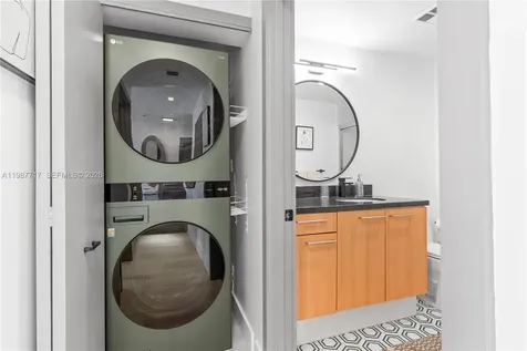 225 Collins Avenue Miami Beach FL 33139