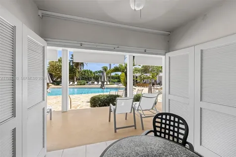 5055 Collins Avenue Miami Beach FL 33140