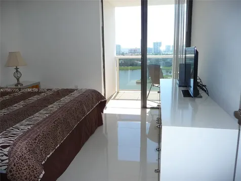 3625 N Country Club Drive Aventura FL 33180
