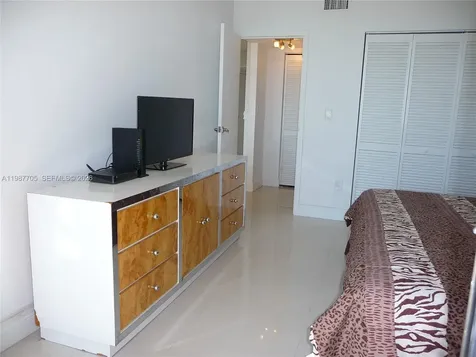 3625 N Country Club Drive Aventura FL 33180