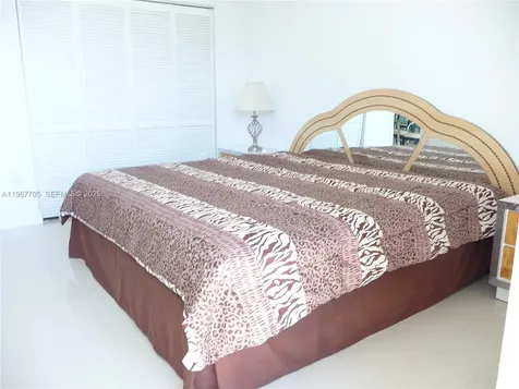 3625 N Country Club Drive Aventura FL 33180