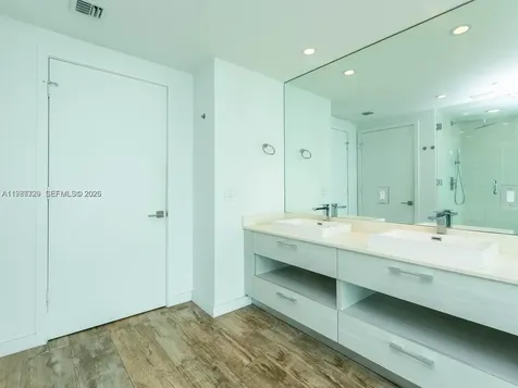 650 NE 32nd Street Miami FL 33137