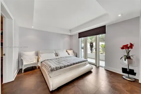 448 Ocean Drive Miami Beach FL 33139