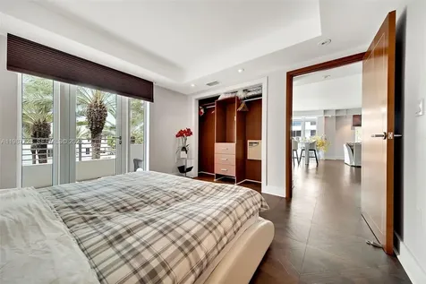 448 Ocean Drive Miami Beach FL 33139