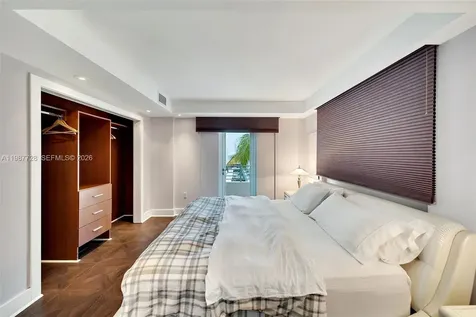 448 Ocean Drive Miami Beach FL 33139