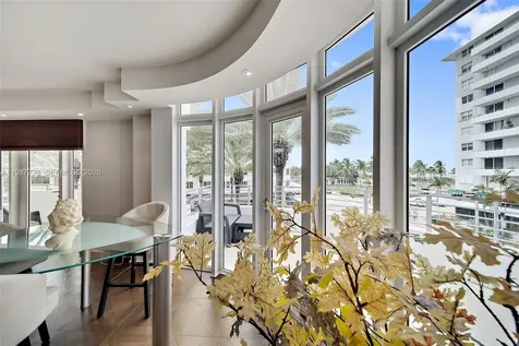 448 Ocean Drive Miami Beach FL 33139