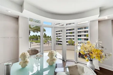 448 Ocean Drive Miami Beach FL 33139