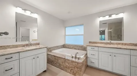 3744 Oak Ridge Circle Weston FL 33331