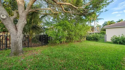3744 Oak Ridge Circle Weston FL 33331