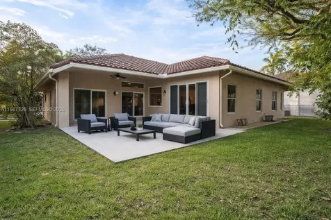 3744 Oak Ridge Circle Weston FL 33331